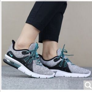 Nike Air Max Sequent 3 White/Hyper Jade-Black 9